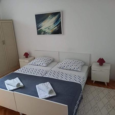 Ferienwohnung Studio Darija For 2 Persons S Terasom Wi-Fi & Parking Makarska Exterior foto